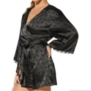YITTY Women's Satin Pretty Mini Robe Size Medium Iconic Black